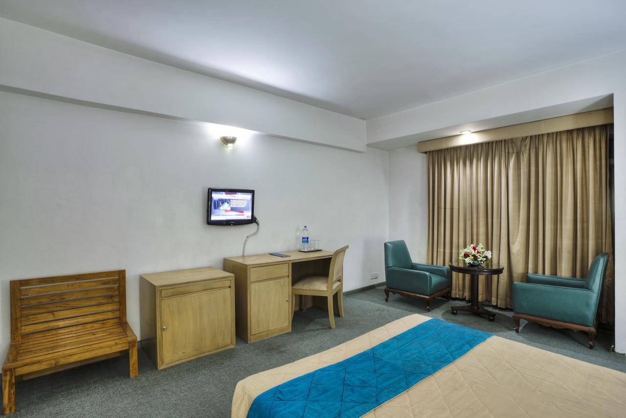 Hotel Purbani International Ltd. Дака Екстериор снимка