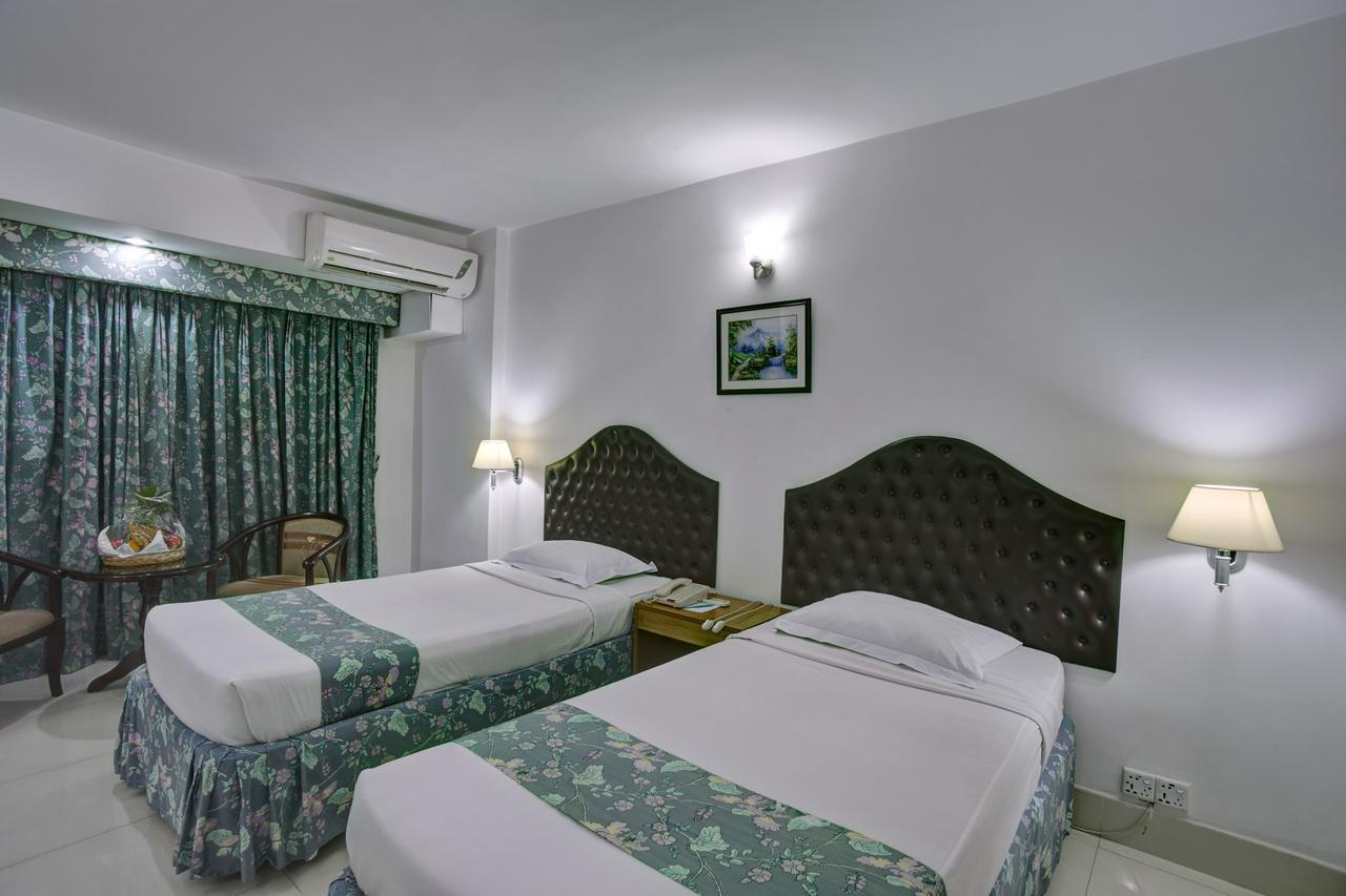 Hotel Purbani International Ltd. Дака Екстериор снимка