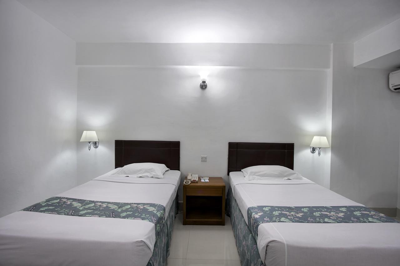 Hotel Purbani International Ltd. Дака Екстериор снимка